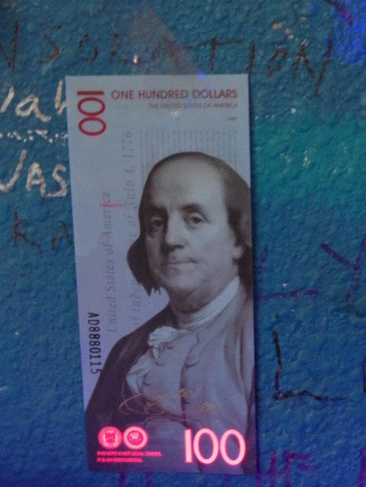 100 Dollar Bill New Glow Currency Note